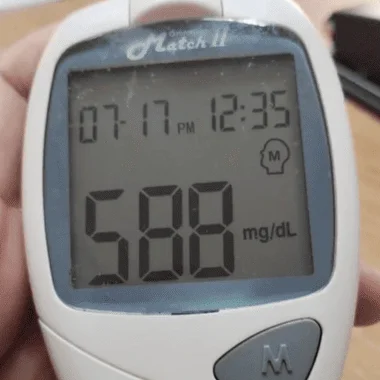Glicose 588 mg/dL